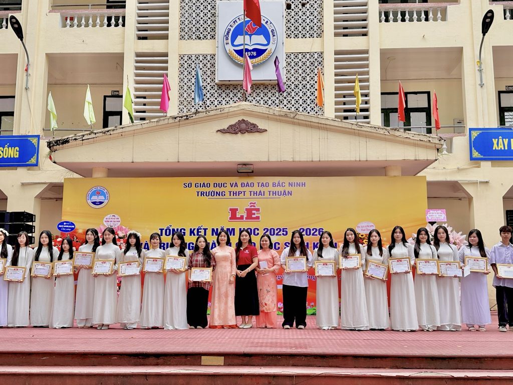 Master Edu tham dự lễ bế giảng tại các trường THPT